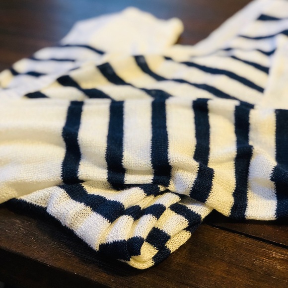 Size Small. Worn Once. Blue + White Cardigan 💙 - Picture 2 of 8